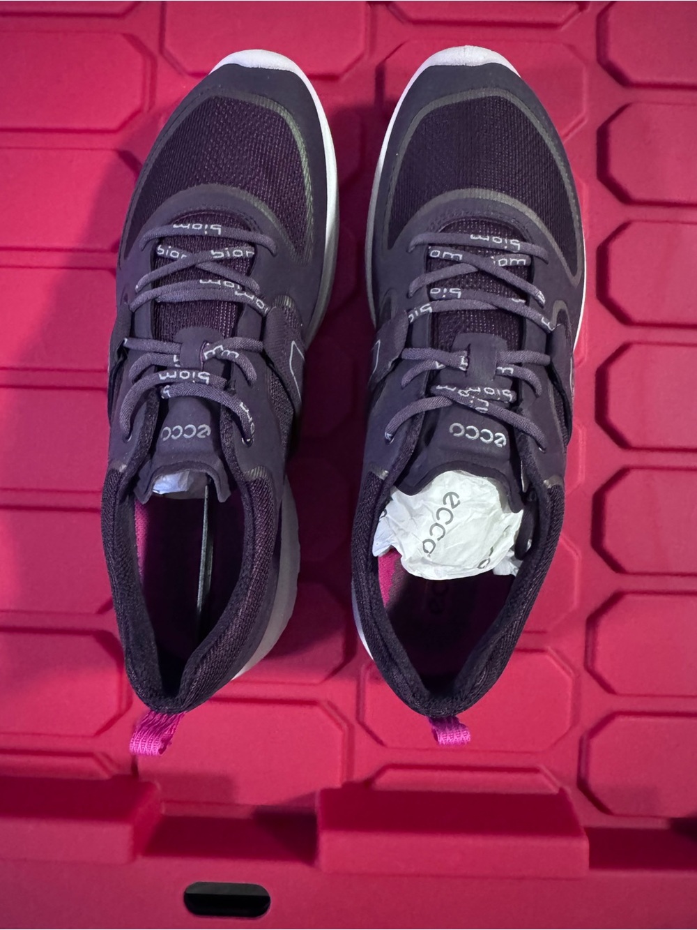 Ecco Women's Black and Purple Athletic Sneakers
